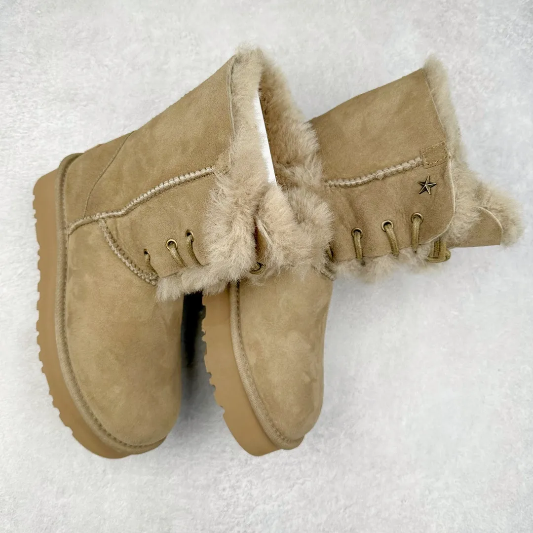 Pick up locally 💰600 UGG 1696 goddess style autumn and winter sheepskin and fur integrated snow boots. All shoes are made from the same factory as ZP. Longfeng A-grade Australian imported sheepskin and fur integrated women's boots. Brand OEM production line. Fully follow the ZP process. OEM original pattern maker. Adhering to the principle of no original shoes and no development selection. Pay attention to every detail. The most authentic version on the market TREADLITE "Light Wing" technology outsole Lightweight/durable/flexible/pile size: 35 36 37 38 39 40 Coding: by3936010
